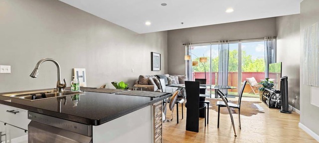 East Side Heights: Loft in the Vibrant East Austin