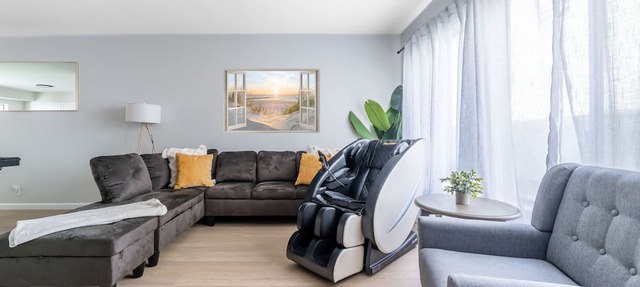 NEW Ocean Eyes/3 Blocks to Beach/Backyard Oasis/Massage Chair/Bikes/lLaundry