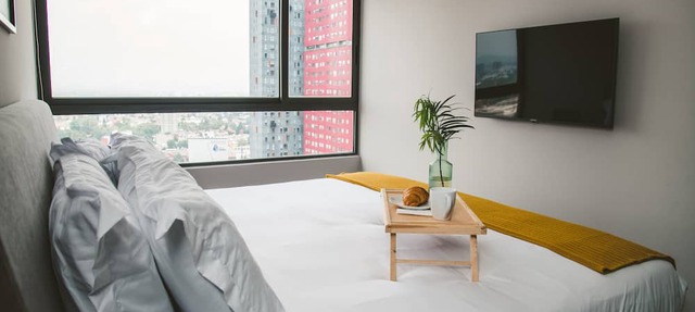 Fully equipped kitchen, high speed internet, comfy king-size bed and a sofa bed.
