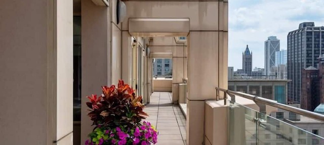 2BR near Riverwalk + downtown access