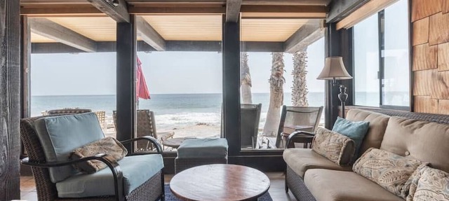 Whale Rock House (Beach Front, Downstairs)