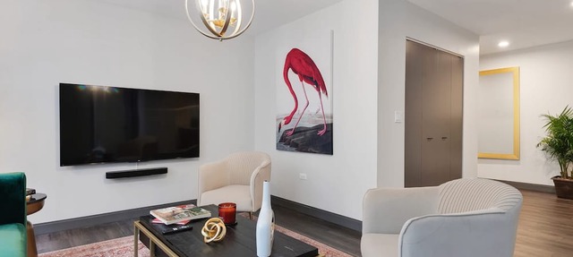 Luxury 2BR near Millennium Park + 5-Star Reviews