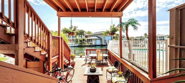 Seahab *Waterfront Dock* Private Beach Access!
