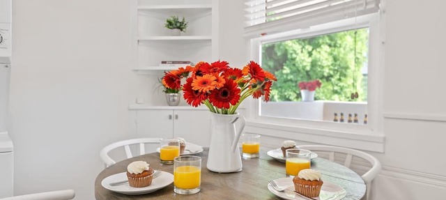 Bright and Airy Newly Remodeled Condo At West Beach