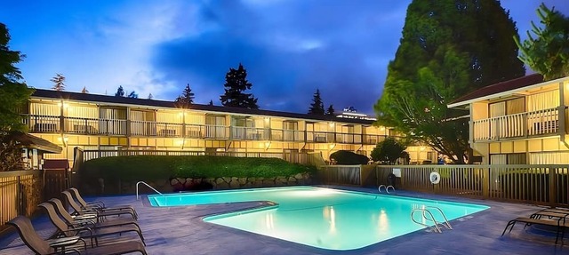 Prime Location at Red Lion Hotel Bellevue! Pool, Pet-Friendly