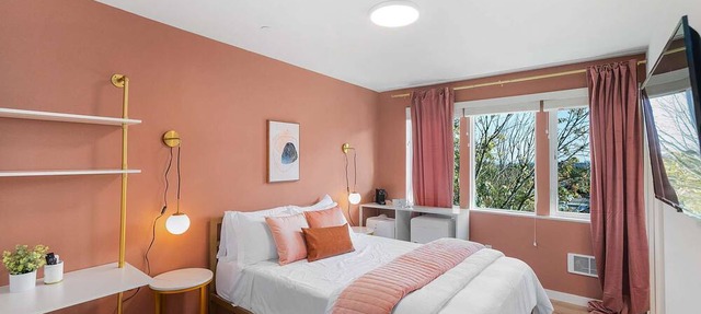 Chris's Sweet Suite - 84 Walkscore!