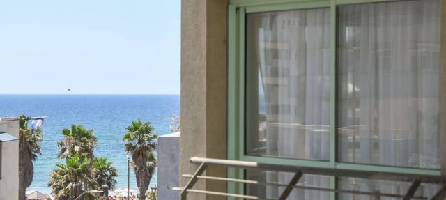 Mamad Elegant Sea-View Apt w Mamad by Sea N' Rent