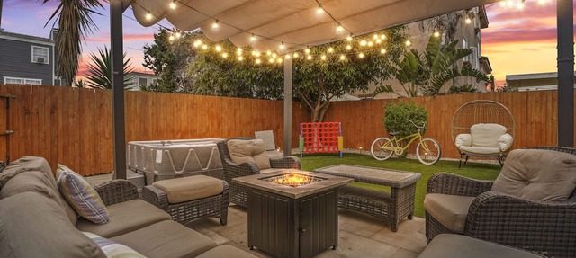 Calypso Breeze, Hot Tub, Fire Pit, Games, 2 King Bed, 1 Minute Walk to the Beach
