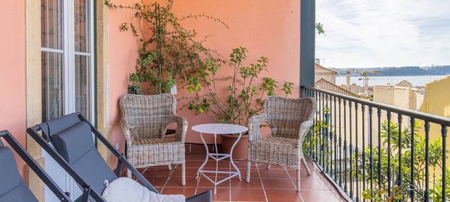 Castelo Design W/Balcony & View by LovelyStay