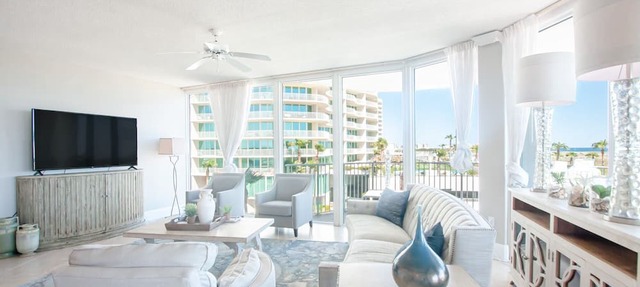 Modern Three Bedroom Media Room Condominium sleeping 8! Complimentary Boat Slip!