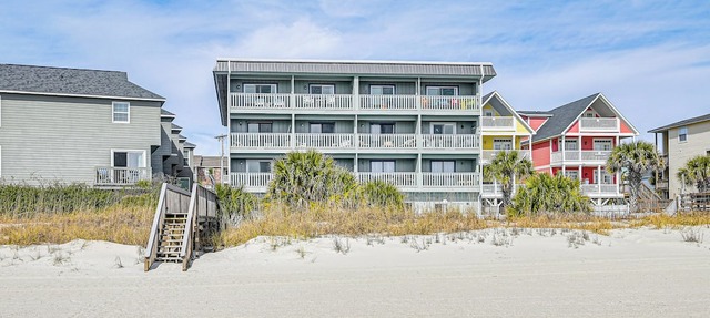 On-The-Beach Escape: Oceanfront in Surfside!