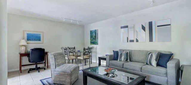 Cozy Modern Apartment w/Patio Off - Dog-Friendly!