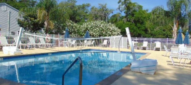 W13 Great downstairs unit on lake clean cozy and well maintained