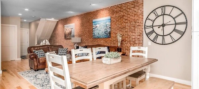 Newburyport Urban Loft Steps to Waterfront