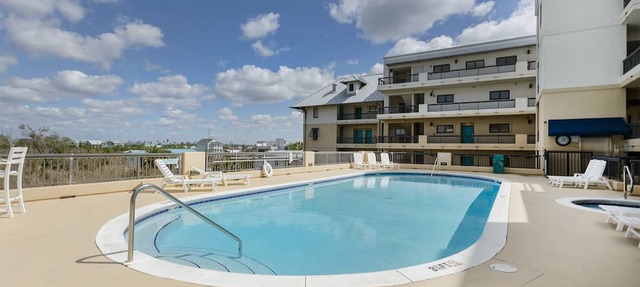 Beach Paradise - Perfect Ocean Views - Pool & Sauna & Breakfast!