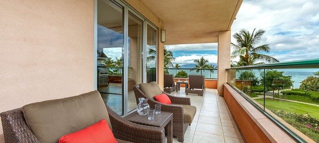 Summer Deal Oceanfront Kaanapali Villa with 3 King Beds and Lanai