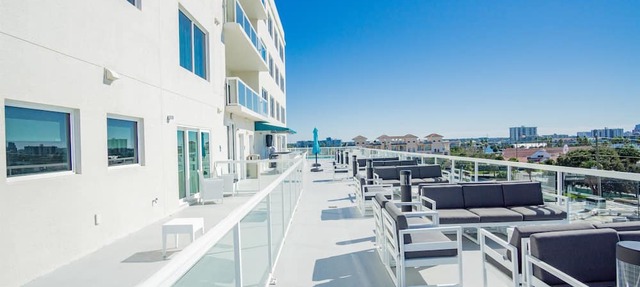 2/2 Penthouse, Clearwater Beach, 801 Avalon!