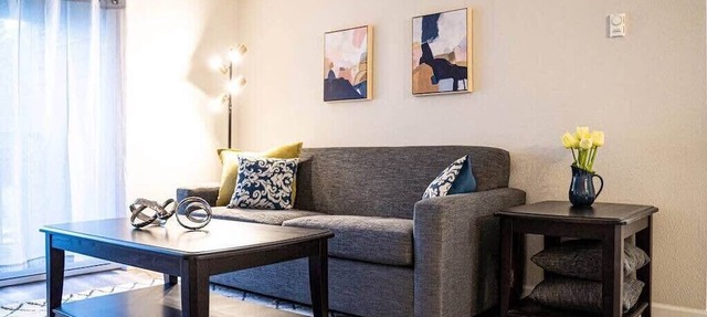 Modern & Cozy Microsoft Campus Condo with Parking