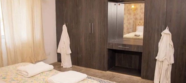 4 luxurious bedrooms all ensuite with a touch of class in Westlands