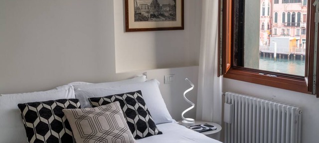 Design Apartment with Balcony on the Grand Canal R