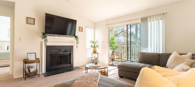 King Suite ♛ South Charlotte | Free Parking & Pool