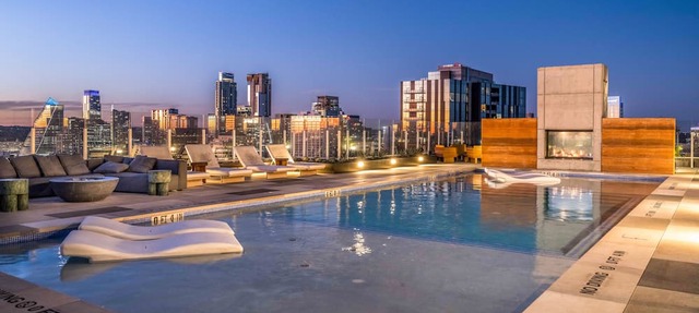 13th floor corner condo, lake-view balcony, rooftop pool & gym, dog-friendly