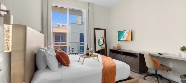 Hot tub & Unique Rooftop|Hollywood Broad–walk