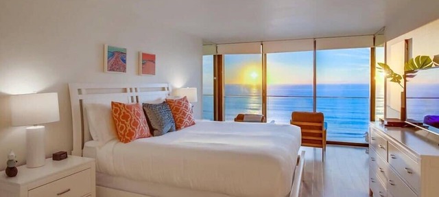 WOW 10th Fl Corner Unit * Ocean Views * Pool + Hot Tub