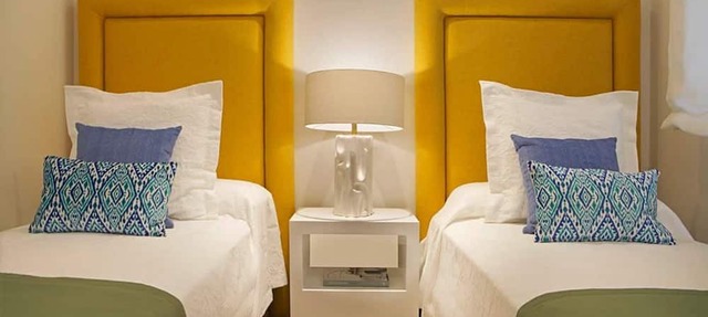 Jacinto Benavente - Chromotherapy Shower