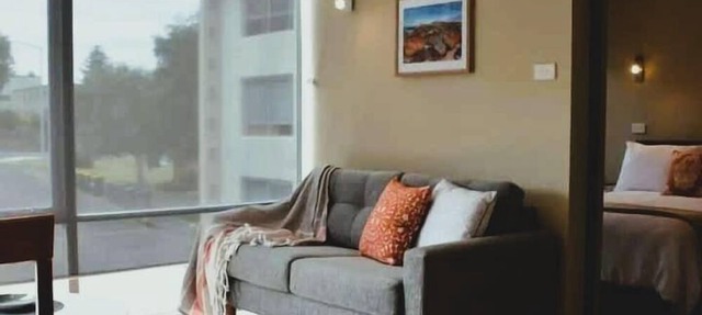 Sandy Bay Unit next to Casino, 5 min to CBD.