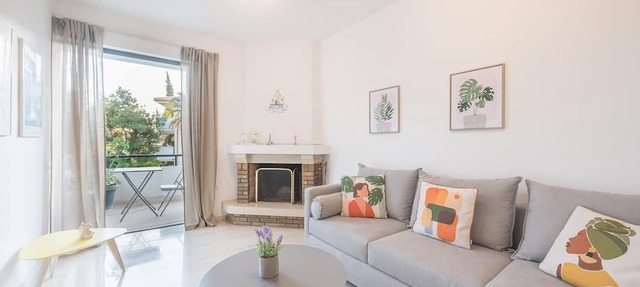 Adelos Maisonette Near Vouliagmeni Beach