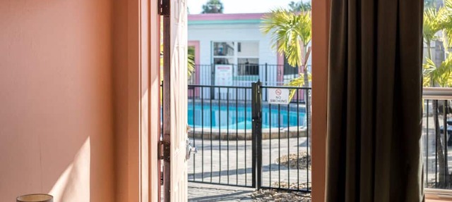 123 · ☀Pool✔ Beach✔ Self Checkin✔ Free Parking✔