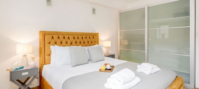 Central Holborn, lovely and bright apartment for 4, Air-Con