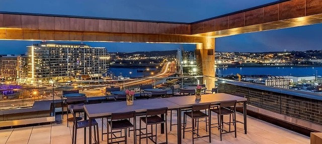 Capitol City Getaway! On-Site Restaurant, Rooftop Lounge, Near Audi Field