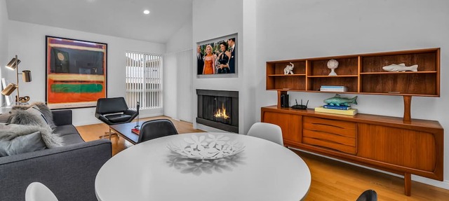 Mid Century North of Wilshire, 1 block to Montana Ave!