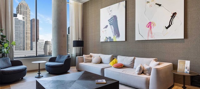 2BR Retreat in Downtown + City Skyline Views
