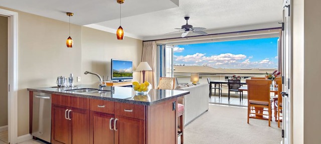Maui Resort Rentals: Honua Kai Hokulani 814 - Top Floor 1BR w/Partial Ocean & Mountain Views!