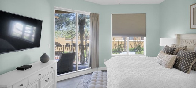 Belle Harbor! 2 Bedroom across from Clearwater Bch