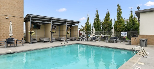 Family Friendly Beach Theme with Hot Tub!
