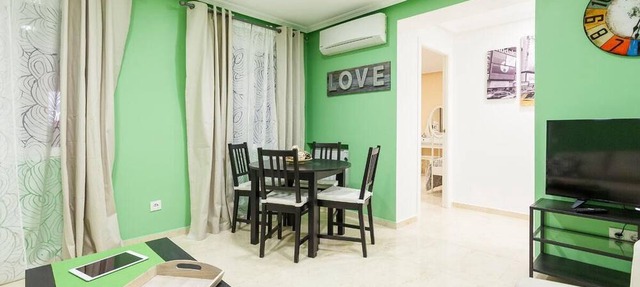 Modern Air-Conditioned Apartment w/Full Kitchen, Washing Machine, & WiFi