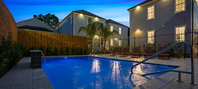 15% OFF Monthly | 10% OFF Weekly-Hosteeva Spacious 5BR Urban Retreat w Balcony & Pool