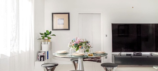 Golden Triangle Apt. – Montaigne/George V