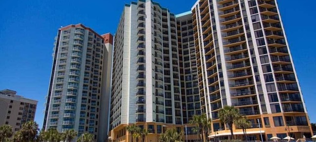 Absolute Beach. Oceanfront. Pet Friendly.