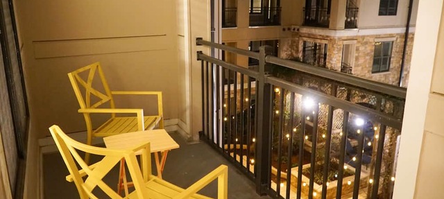 Modern Cozy 1BR ◉ Gym ◉ Balcony ◉ Free Parking