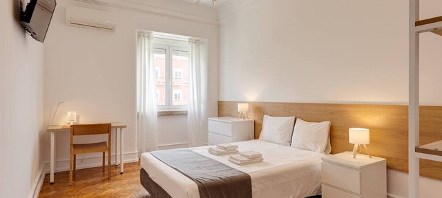 Home Out 4E - 5 Bedroom Apartment with Parking
