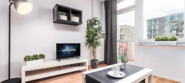 Stylish Apartment in the Center | Balcony and View