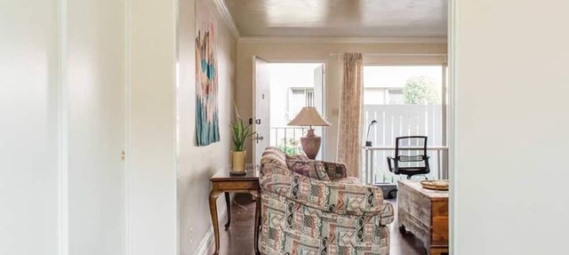 2 BD/Quiet Community/Close to Food + Shopping