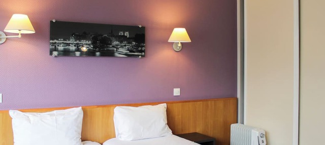 Bright studio apartment with parking and balcony