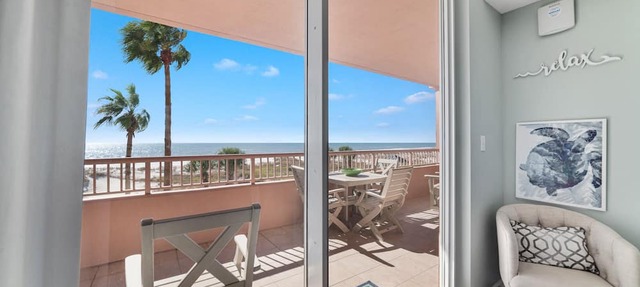 Doral 306 l Beachfront l Amazing Views | Pools/Hot Tubs | Gated Resort