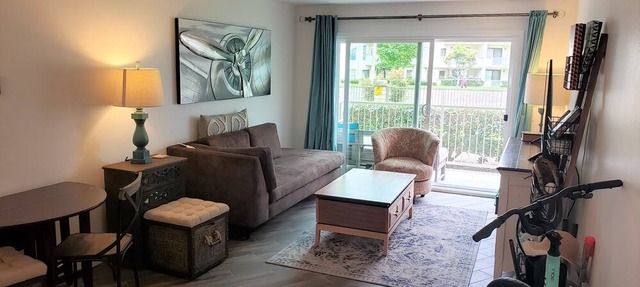 Peaceful, 3-bedroom condo, a short walk away from Port Hueneme beach and pier